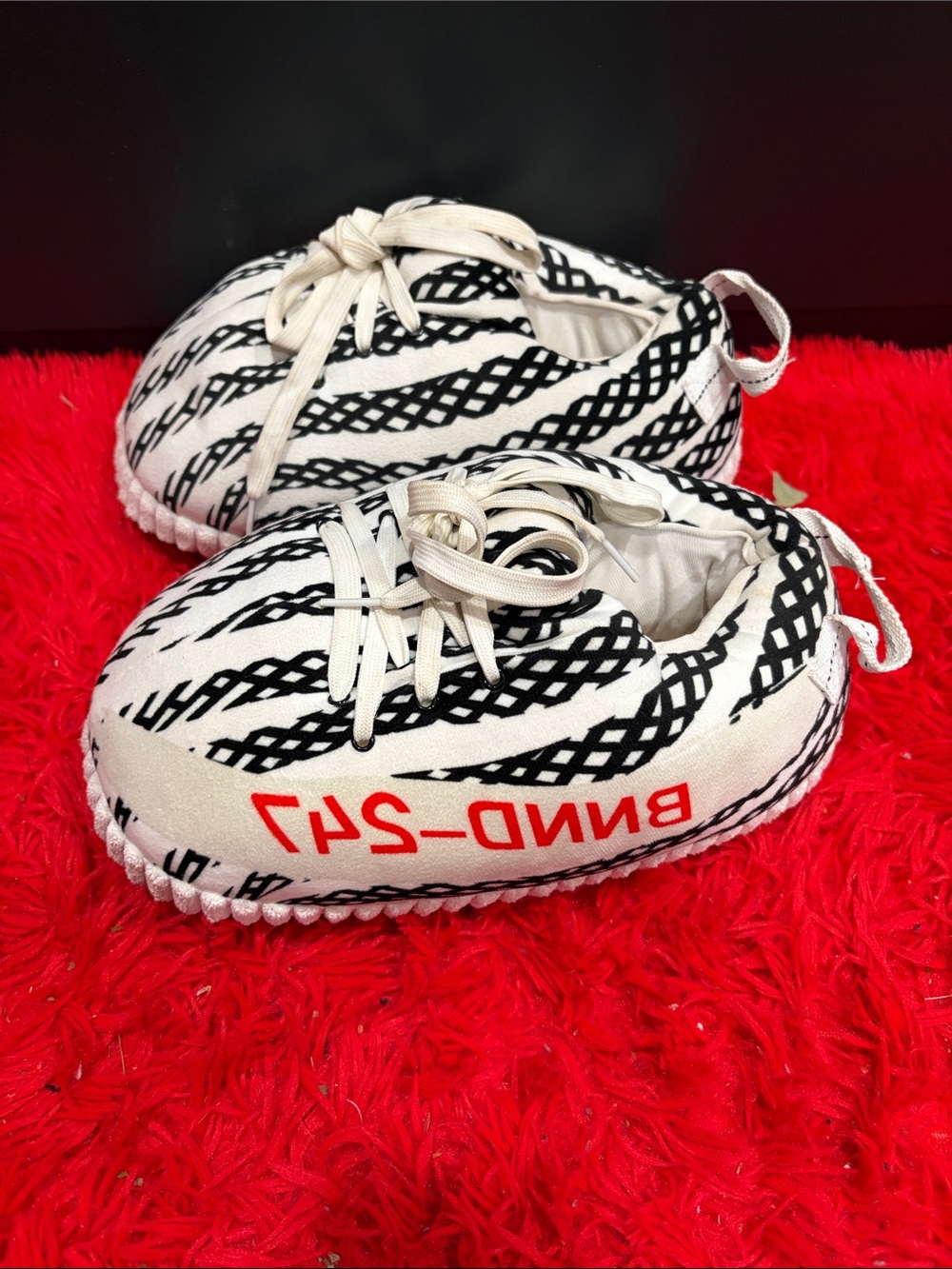Yeezy White & Black Graphic Lace-Up Slippers with Red Accent